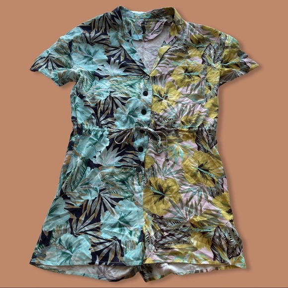Urban Outfitters Pants - Urban outfitters UO Floral Romper Rayon Sz S small (ч103)